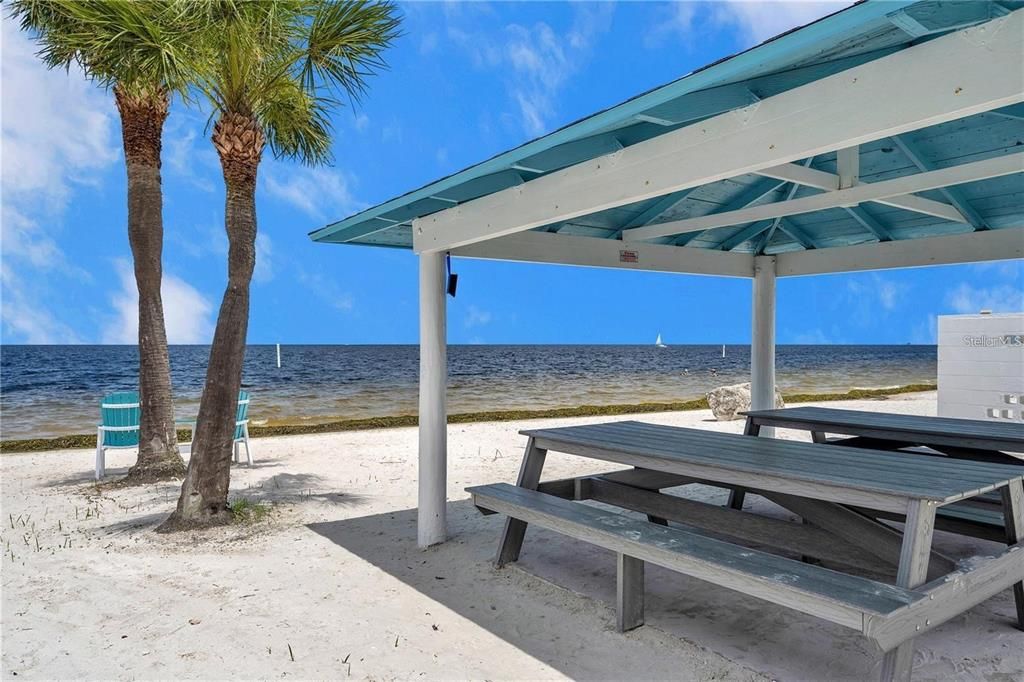 En Venta: $295,000 (2 camas, 2 baños, 964 Pies cuadrados)