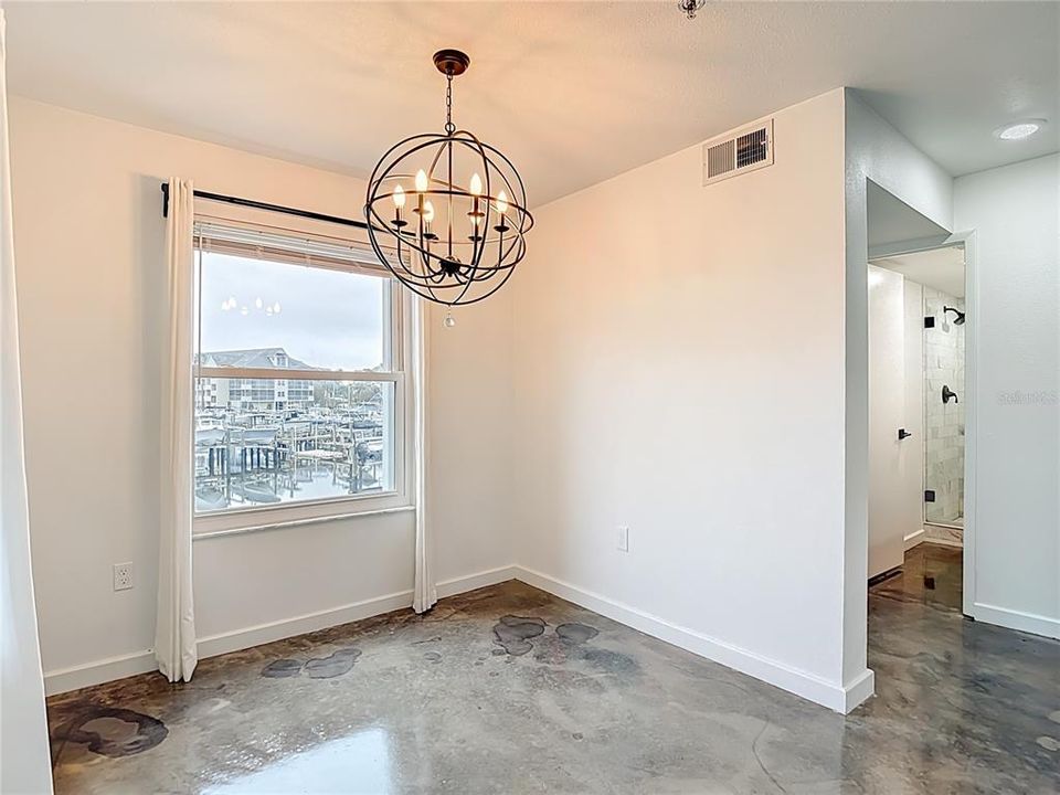 En Venta: $295,000 (2 camas, 2 baños, 964 Pies cuadrados)