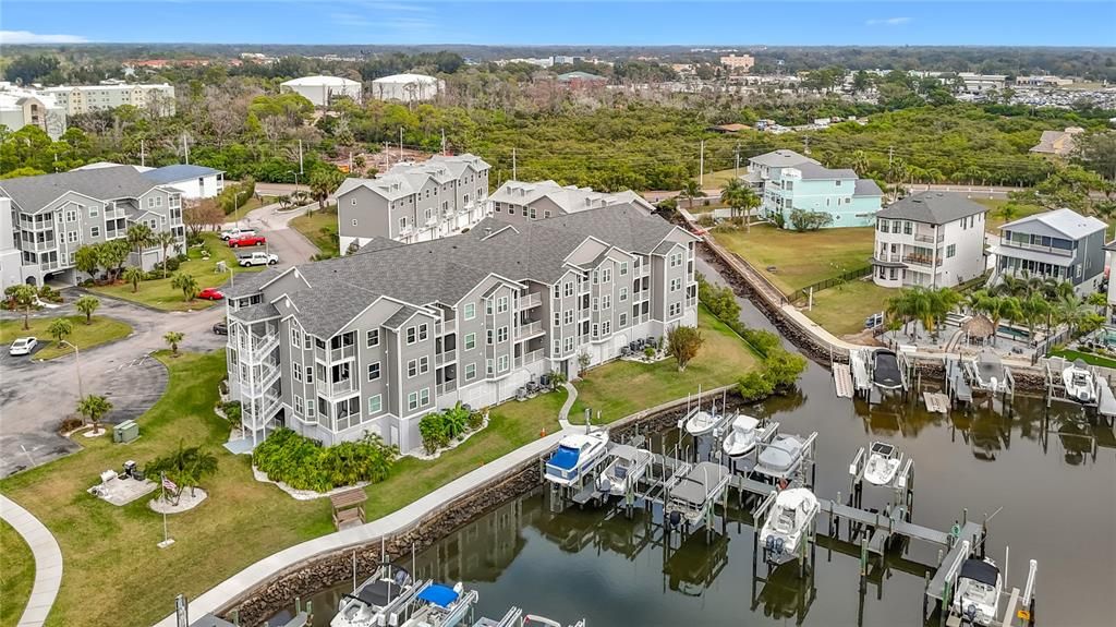 En Venta: $295,000 (2 camas, 2 baños, 964 Pies cuadrados)