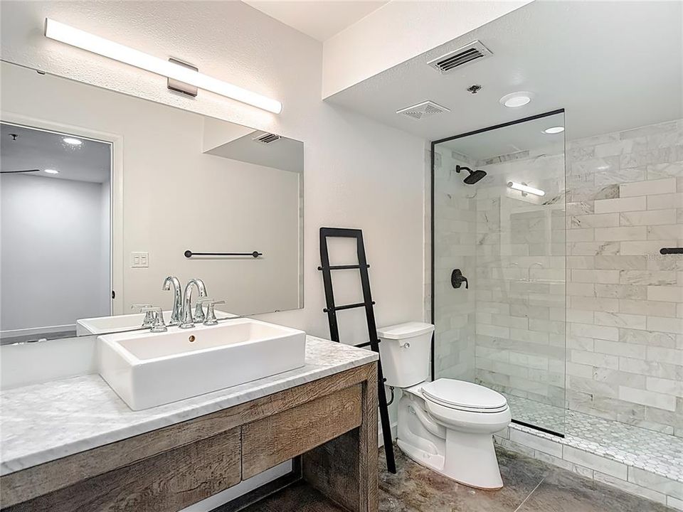 En Venta: $295,000 (2 camas, 2 baños, 964 Pies cuadrados)