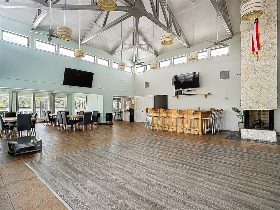 En Venta: $295,000 (2 camas, 2 baños, 964 Pies cuadrados)