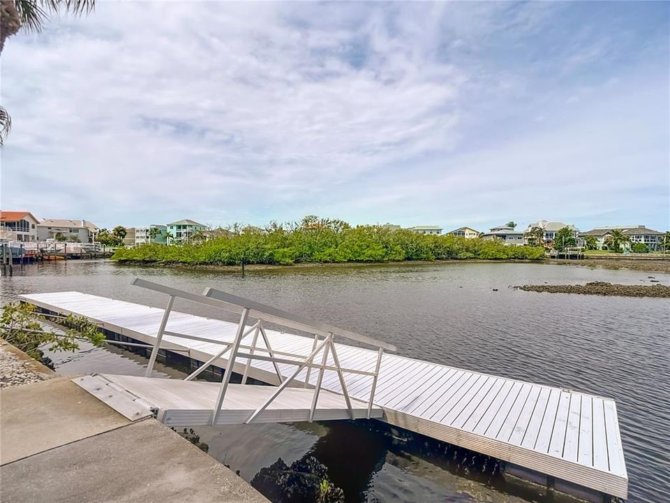 En Venta: $295,000 (2 camas, 2 baños, 964 Pies cuadrados)