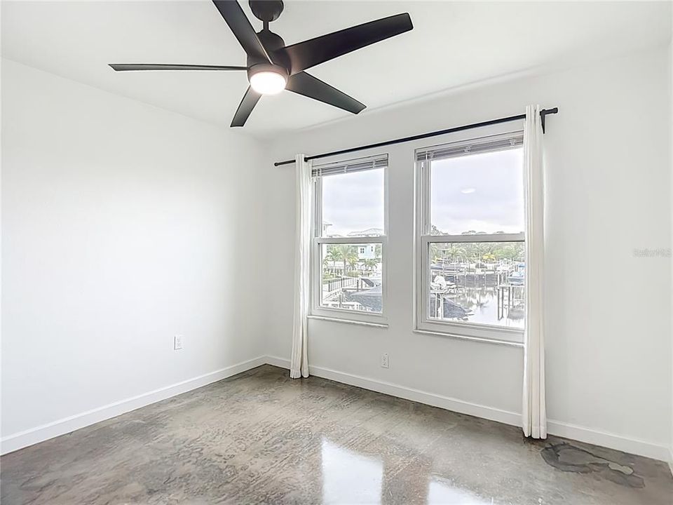 En Venta: $295,000 (2 camas, 2 baños, 964 Pies cuadrados)