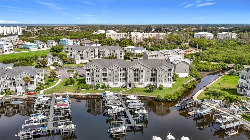 En Venta: $295,000 (2 camas, 2 baños, 964 Pies cuadrados)