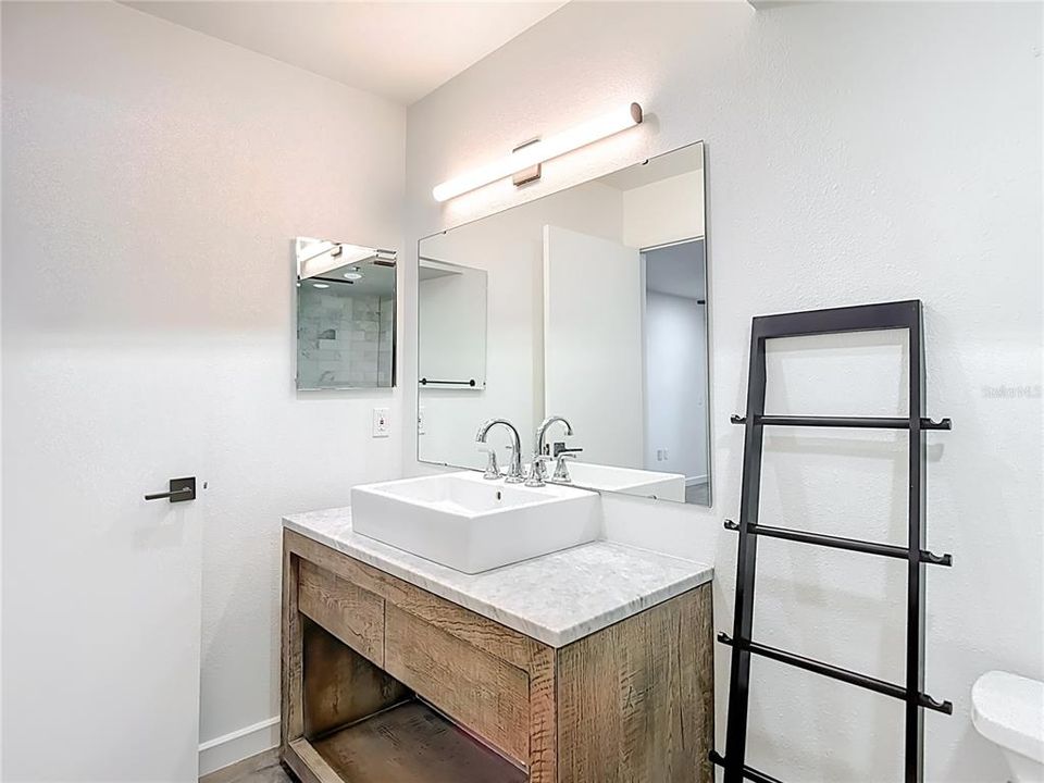 En Venta: $295,000 (2 camas, 2 baños, 964 Pies cuadrados)