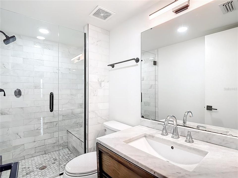 En Venta: $295,000 (2 camas, 2 baños, 964 Pies cuadrados)