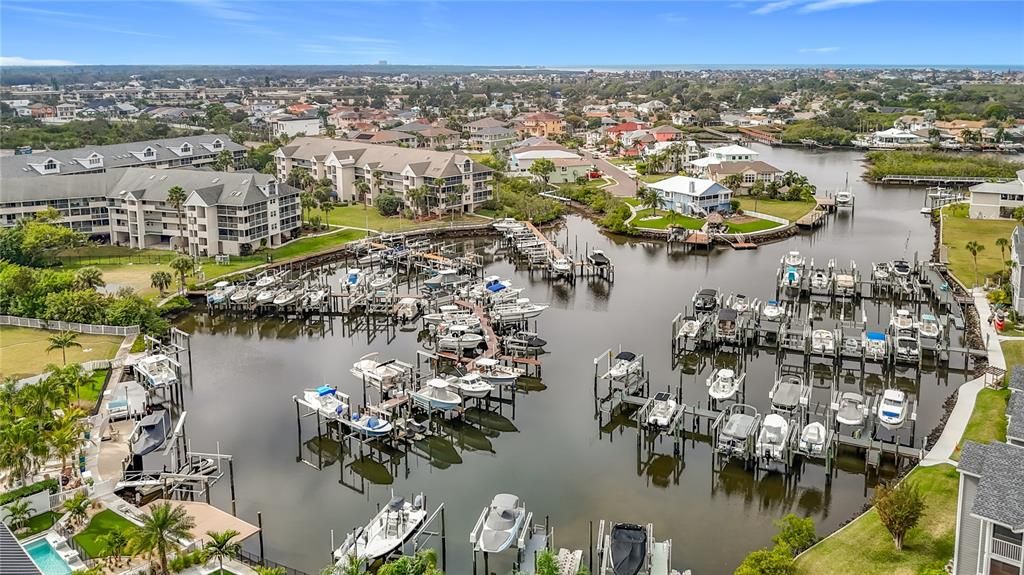 En Venta: $295,000 (2 camas, 2 baños, 964 Pies cuadrados)