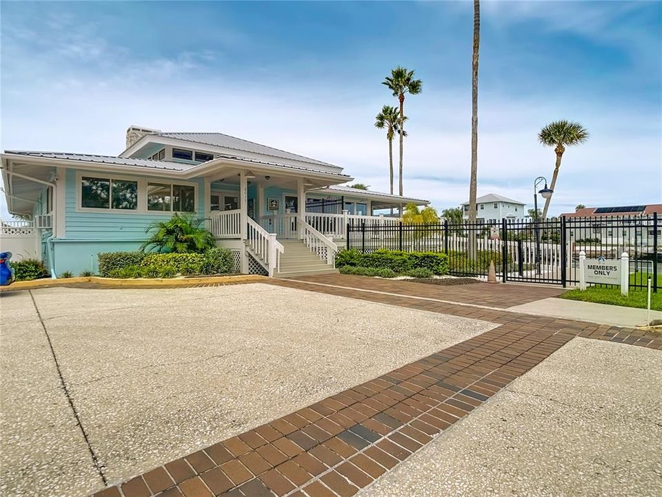 En Venta: $295,000 (2 camas, 2 baños, 964 Pies cuadrados)