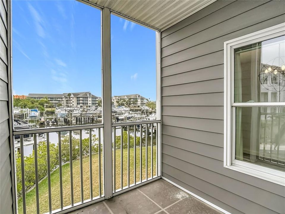 En Venta: $295,000 (2 camas, 2 baños, 964 Pies cuadrados)