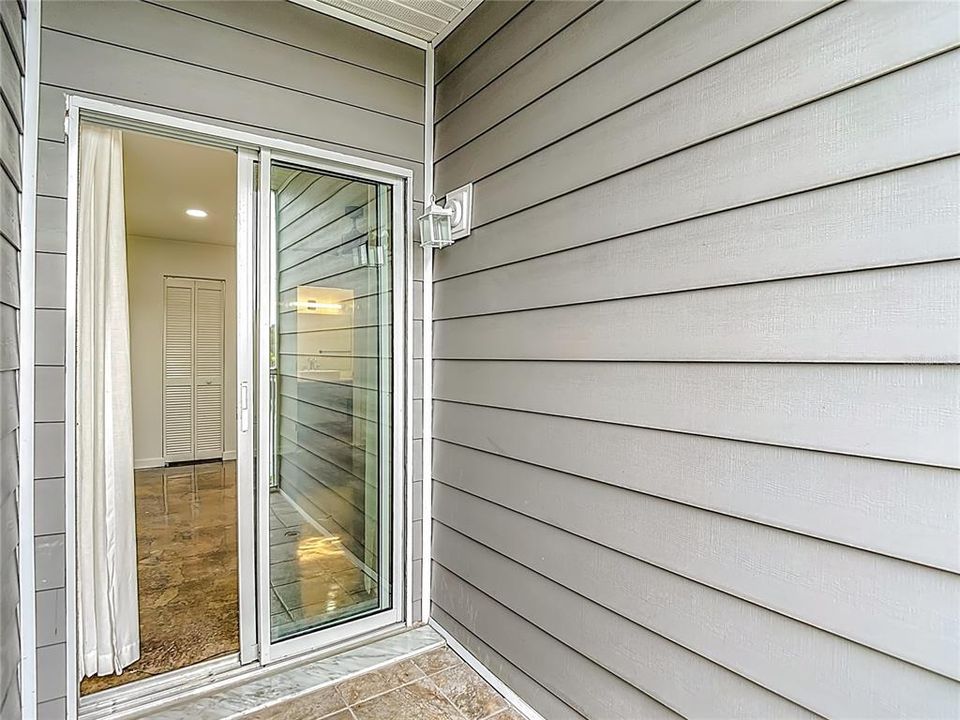 En Venta: $295,000 (2 camas, 2 baños, 964 Pies cuadrados)