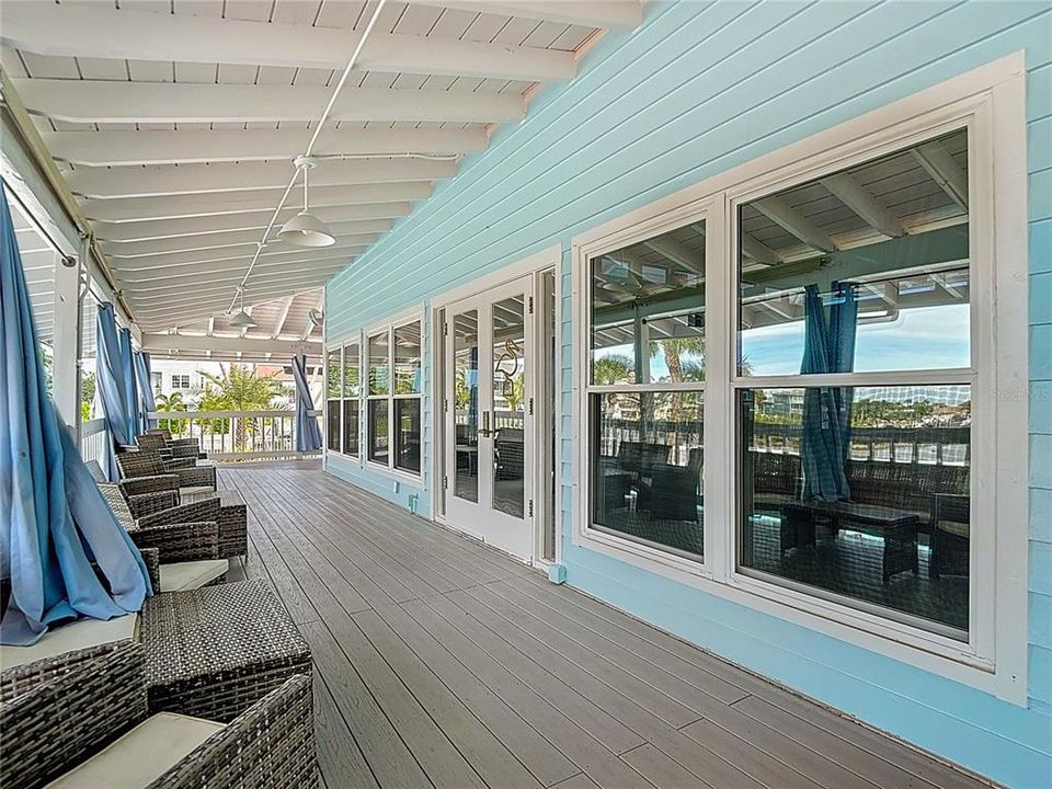 En Venta: $295,000 (2 camas, 2 baños, 964 Pies cuadrados)