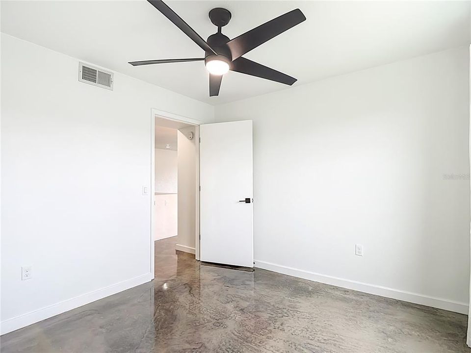 En Venta: $295,000 (2 camas, 2 baños, 964 Pies cuadrados)