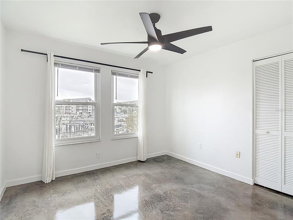 En Venta: $295,000 (2 camas, 2 baños, 964 Pies cuadrados)