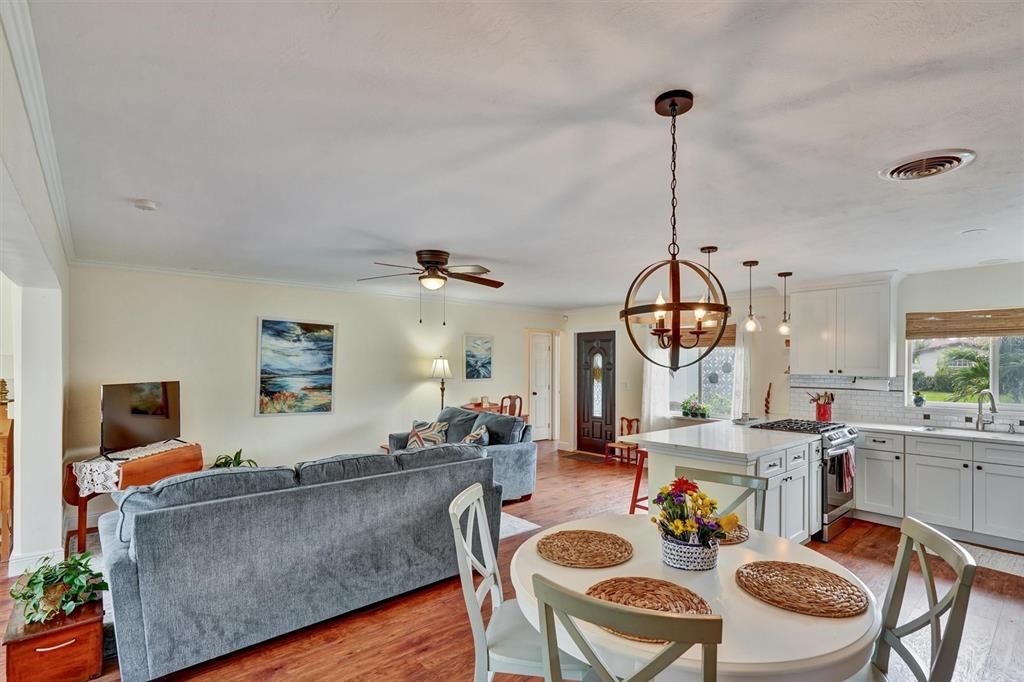 待售: $475,000 (3 贝兹, 2 浴室, 1479 平方英尺)