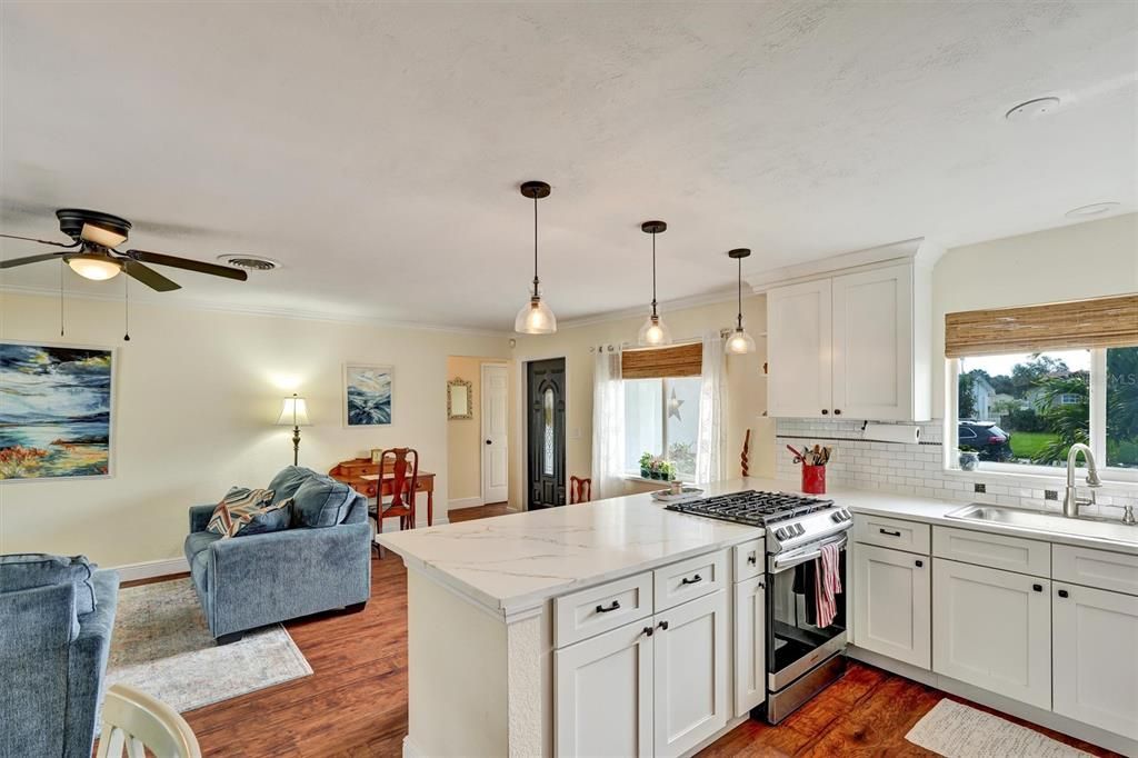 待售: $475,000 (3 贝兹, 2 浴室, 1479 平方英尺)