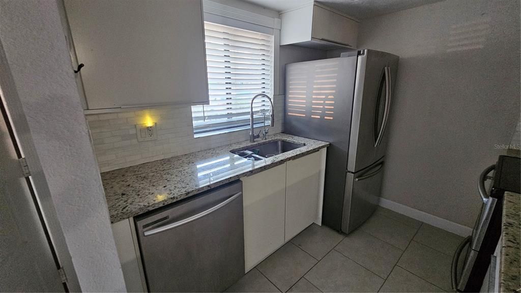 En Renta: $1,950 (2 camas, 2 baños, 1037 Pies cuadrados)