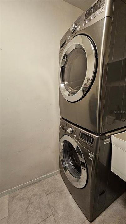 En Renta: $1,950 (2 camas, 2 baños, 1037 Pies cuadrados)