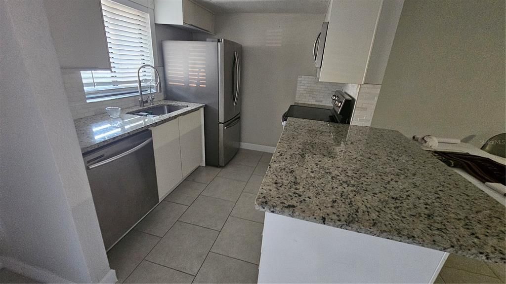 En Renta: $1,950 (2 camas, 2 baños, 1037 Pies cuadrados)