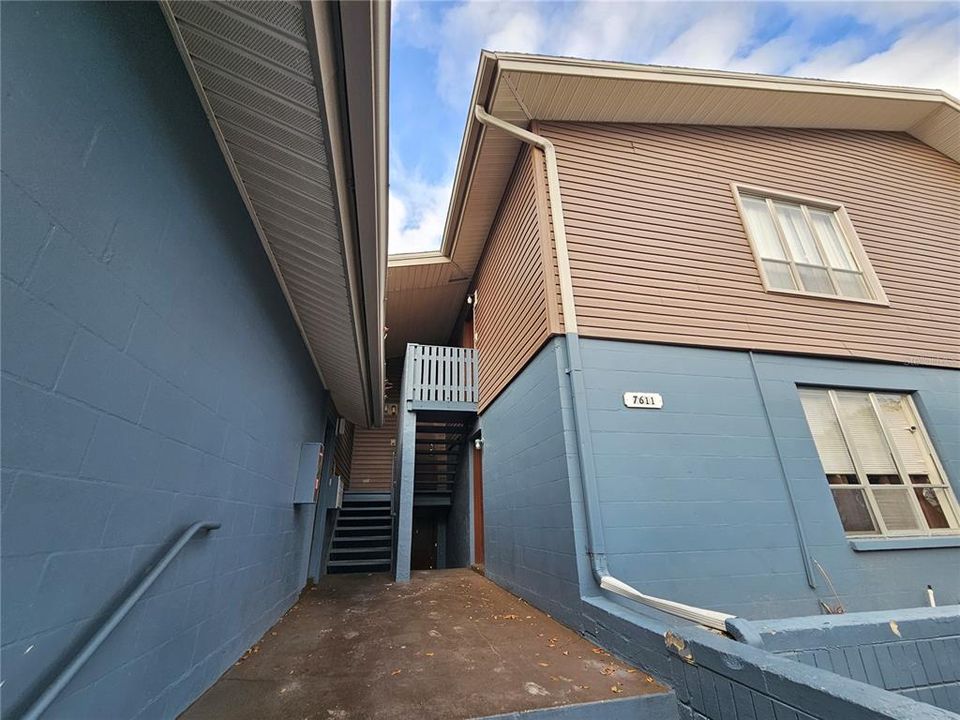 For Rent: $1,450 (2 beds, 1 baths, 950 Square Feet)