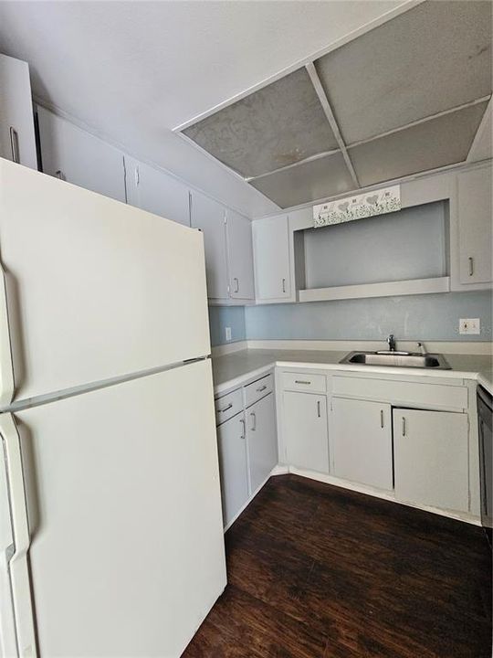 For Rent: $1,450 (2 beds, 1 baths, 950 Square Feet)