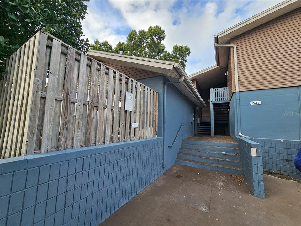 For Rent: $1,450 (2 beds, 1 baths, 950 Square Feet)