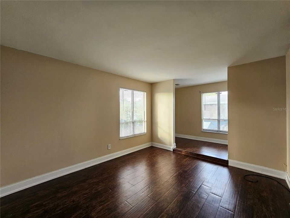 For Rent: $1,450 (2 beds, 1 baths, 950 Square Feet)