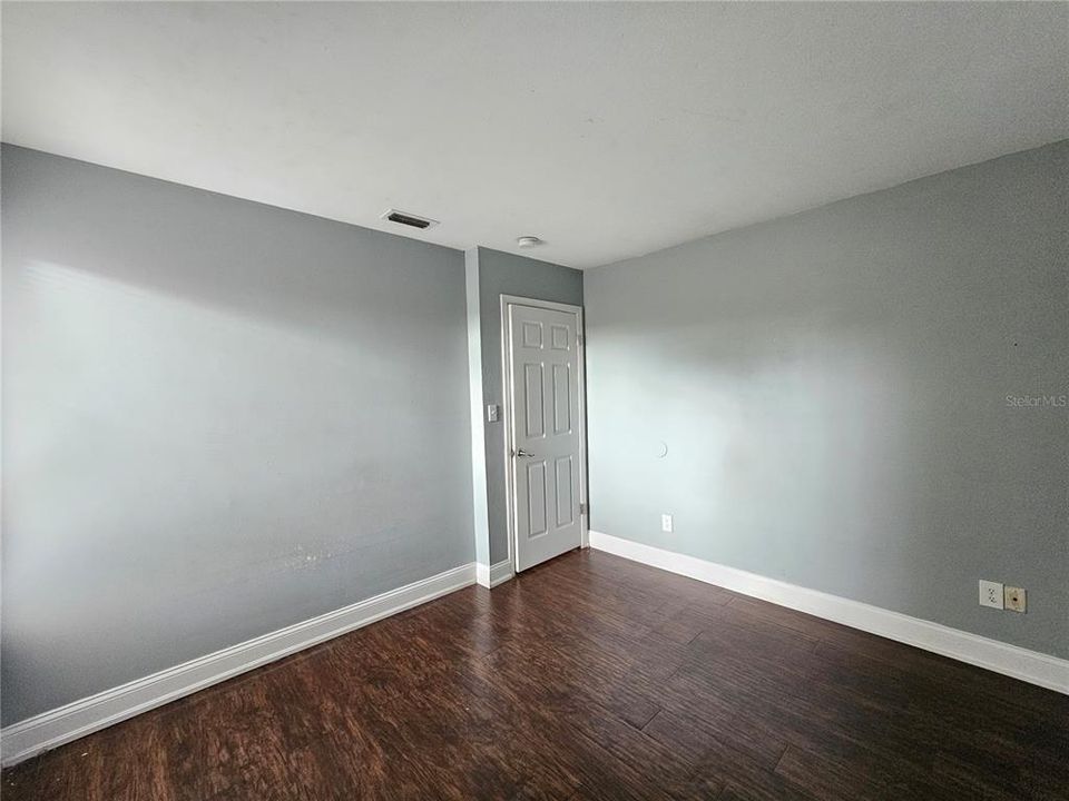 For Rent: $1,450 (2 beds, 1 baths, 950 Square Feet)