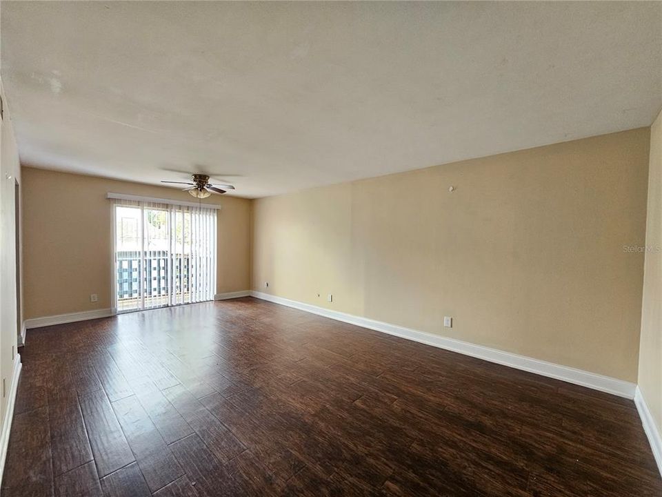 For Rent: $1,450 (2 beds, 1 baths, 950 Square Feet)