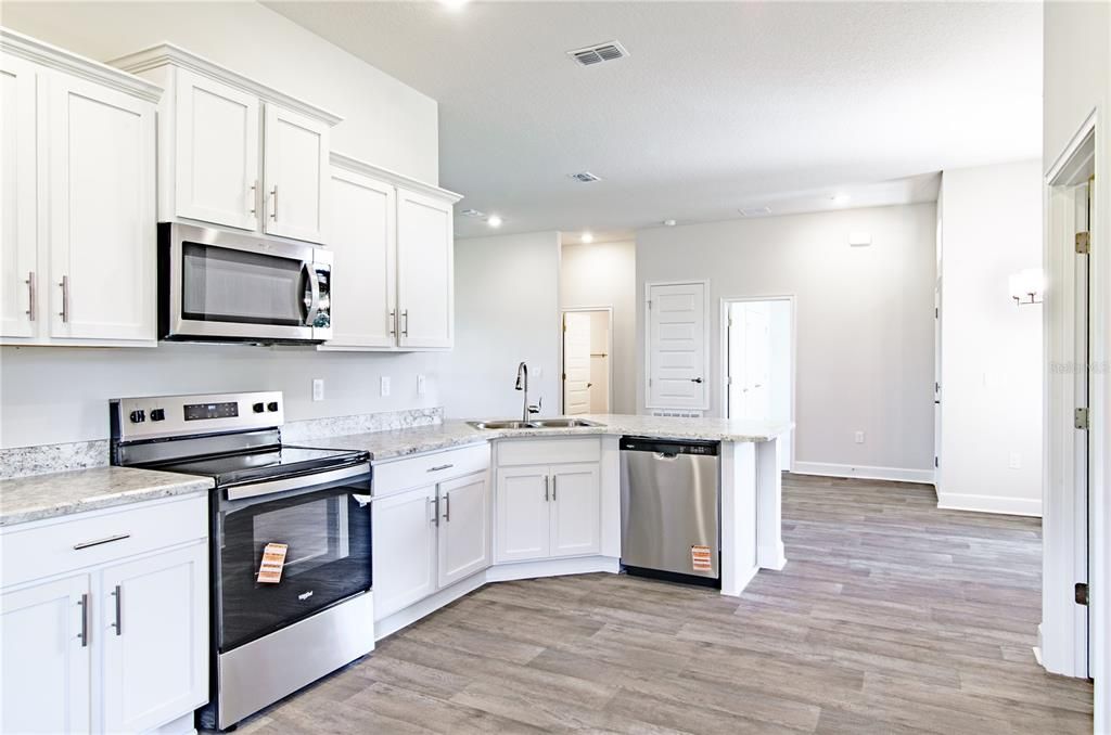 For Sale: $337,400 (3 beds, 2 baths, 1505 Square Feet)