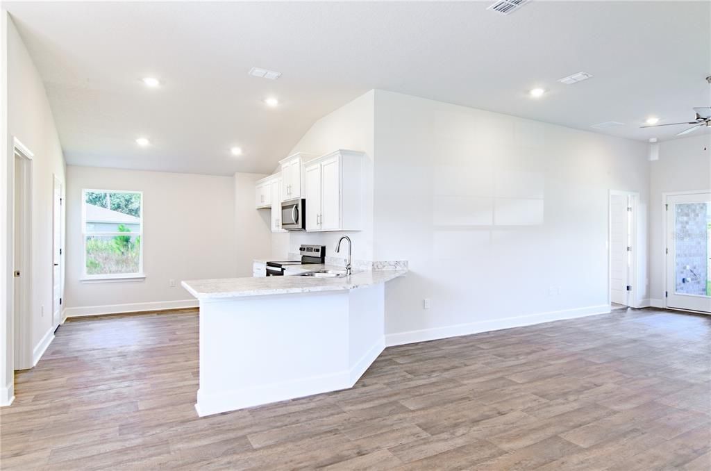 For Sale: $337,400 (3 beds, 2 baths, 1505 Square Feet)