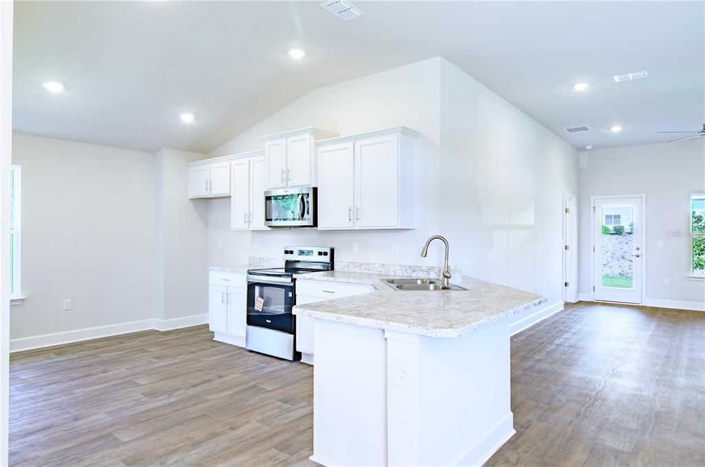 For Sale: $337,400 (3 beds, 2 baths, 1505 Square Feet)