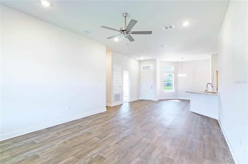 For Sale: $337,400 (3 beds, 2 baths, 1505 Square Feet)