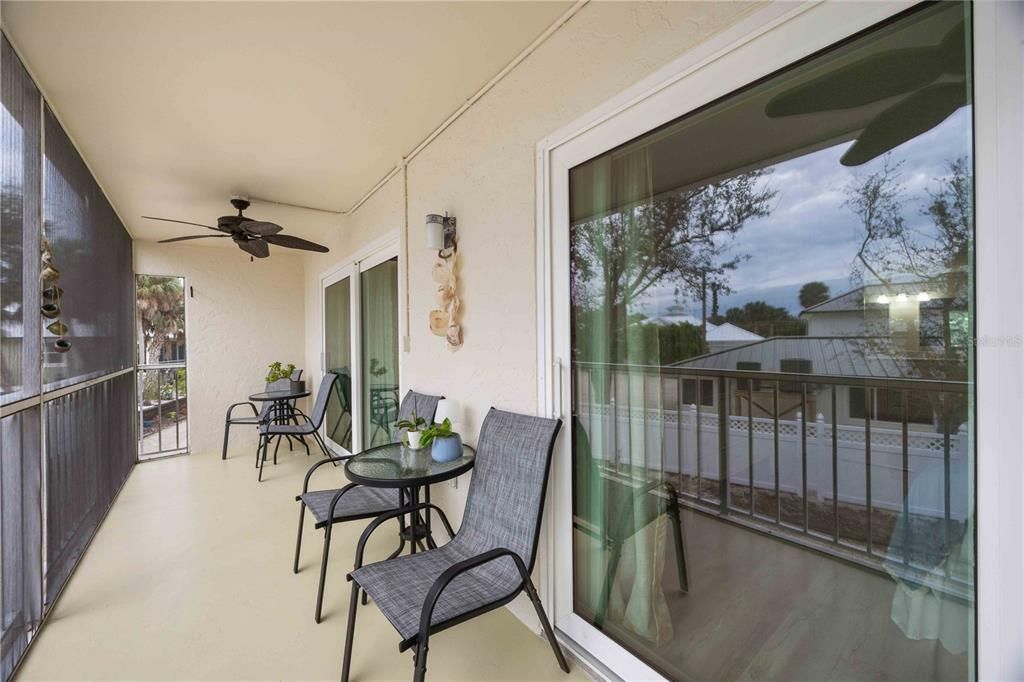 待售: $424,900 (2 贝兹, 2 浴室, 1046 平方英尺)