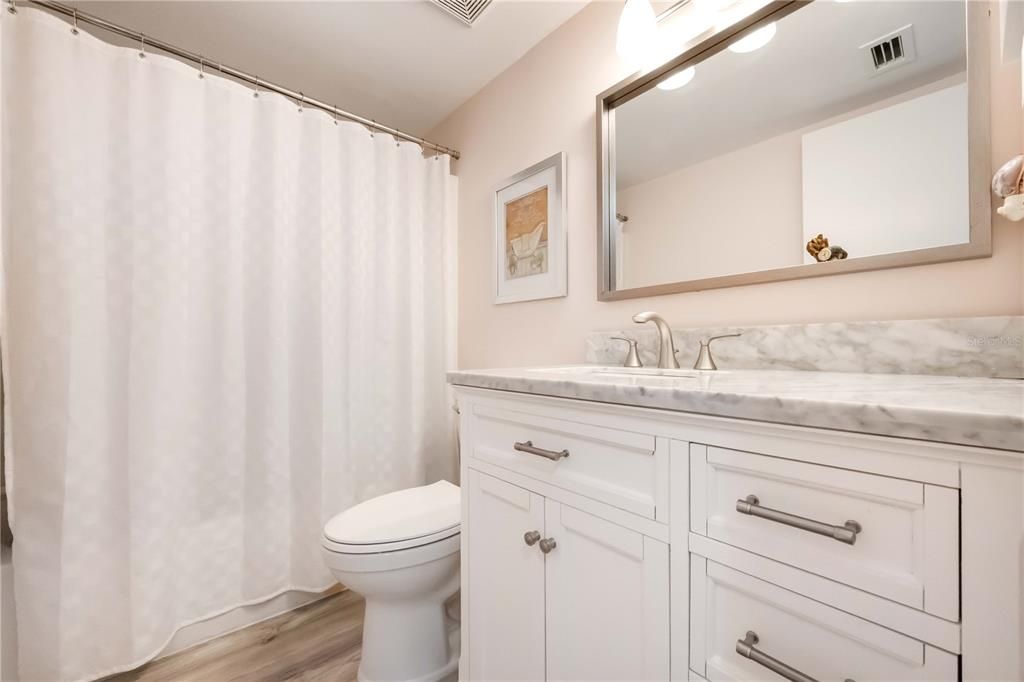 待售: $424,900 (2 贝兹, 2 浴室, 1046 平方英尺)