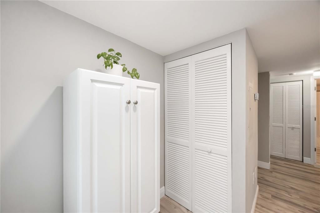 待售: $424,900 (2 贝兹, 2 浴室, 1046 平方英尺)