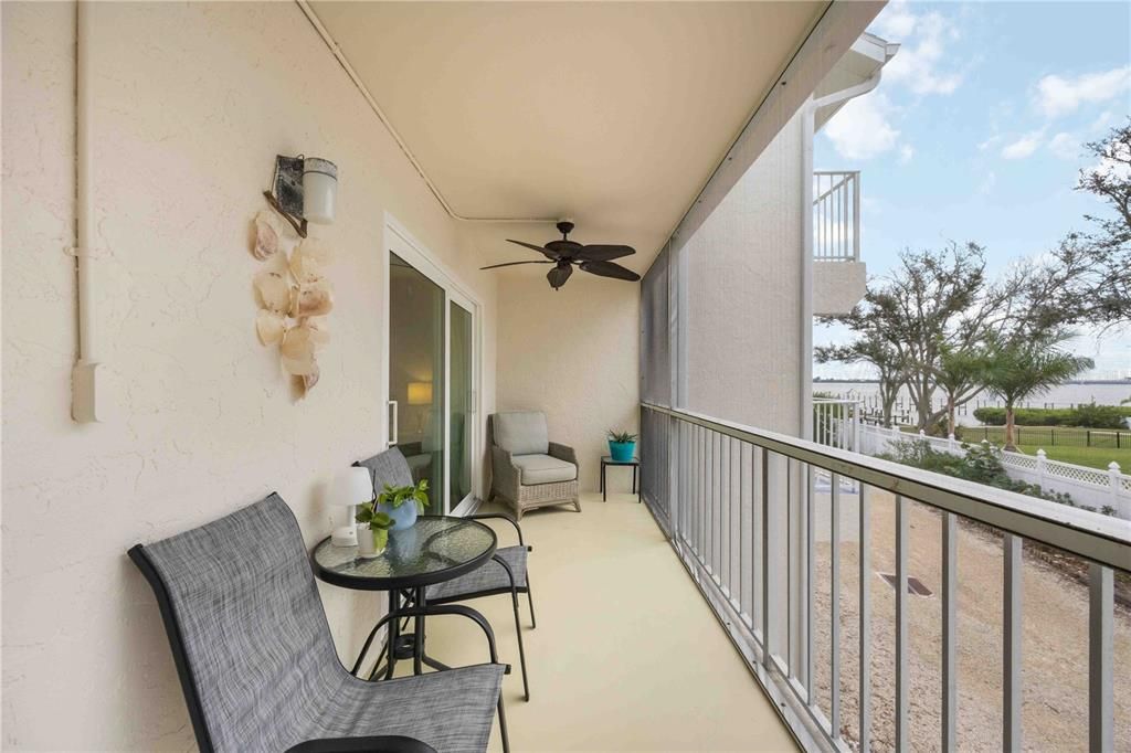 待售: $424,900 (2 贝兹, 2 浴室, 1046 平方英尺)