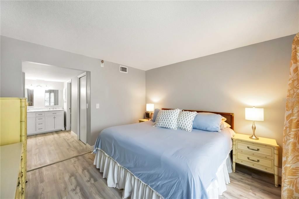 待售: $424,900 (2 贝兹, 2 浴室, 1046 平方英尺)