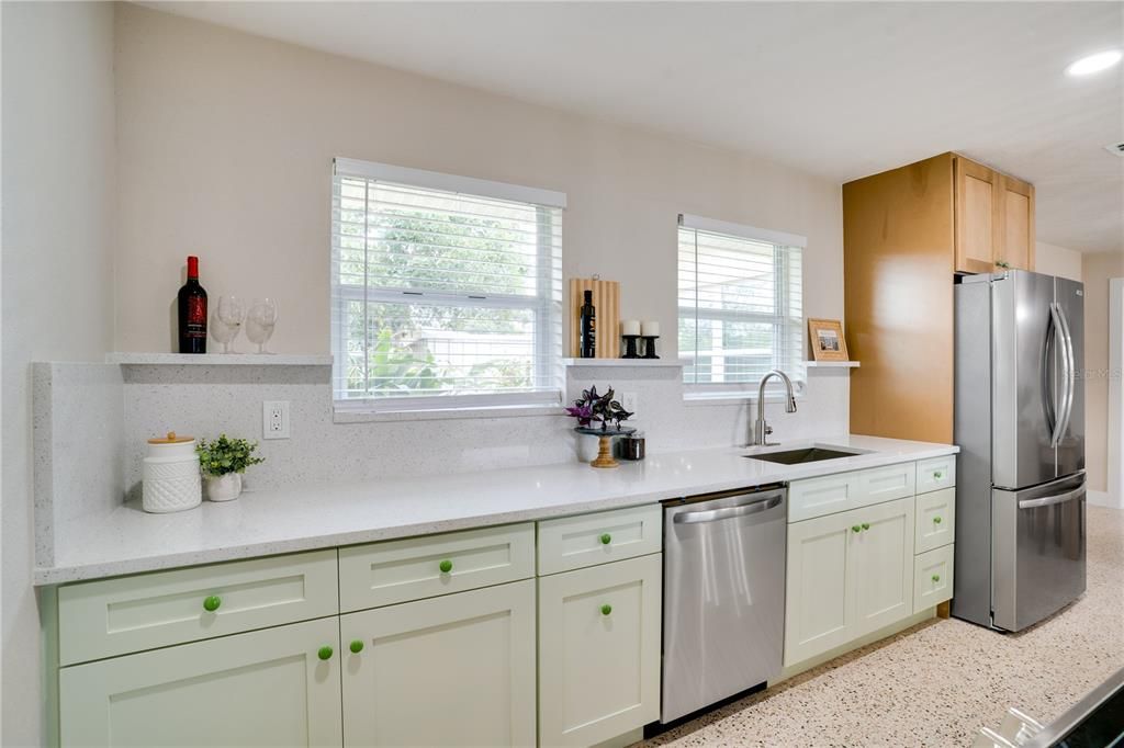 待售: $439,000 (3 贝兹, 3 浴室, 1264 平方英尺)