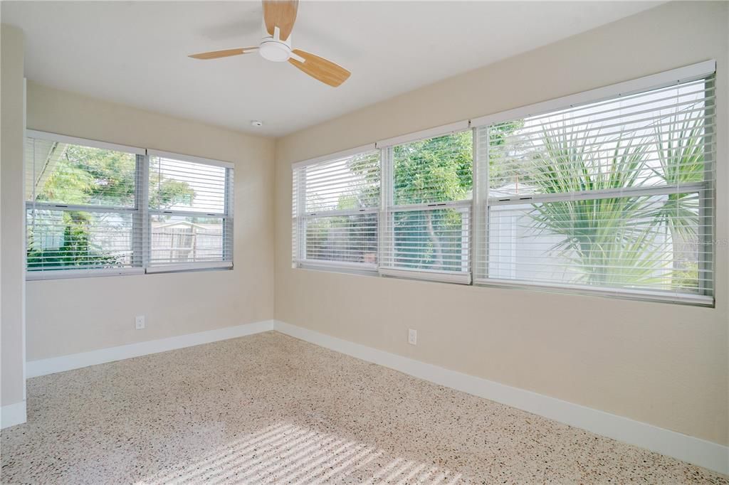 待售: $439,000 (3 贝兹, 3 浴室, 1264 平方英尺)