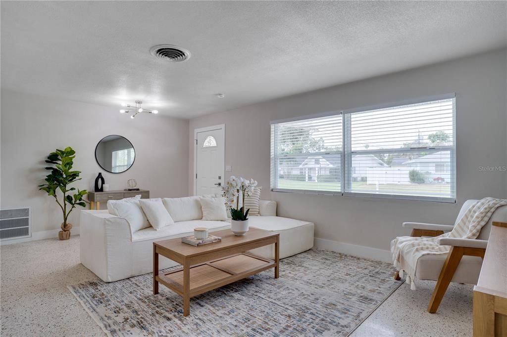 待售: $439,000 (3 贝兹, 3 浴室, 1264 平方英尺)