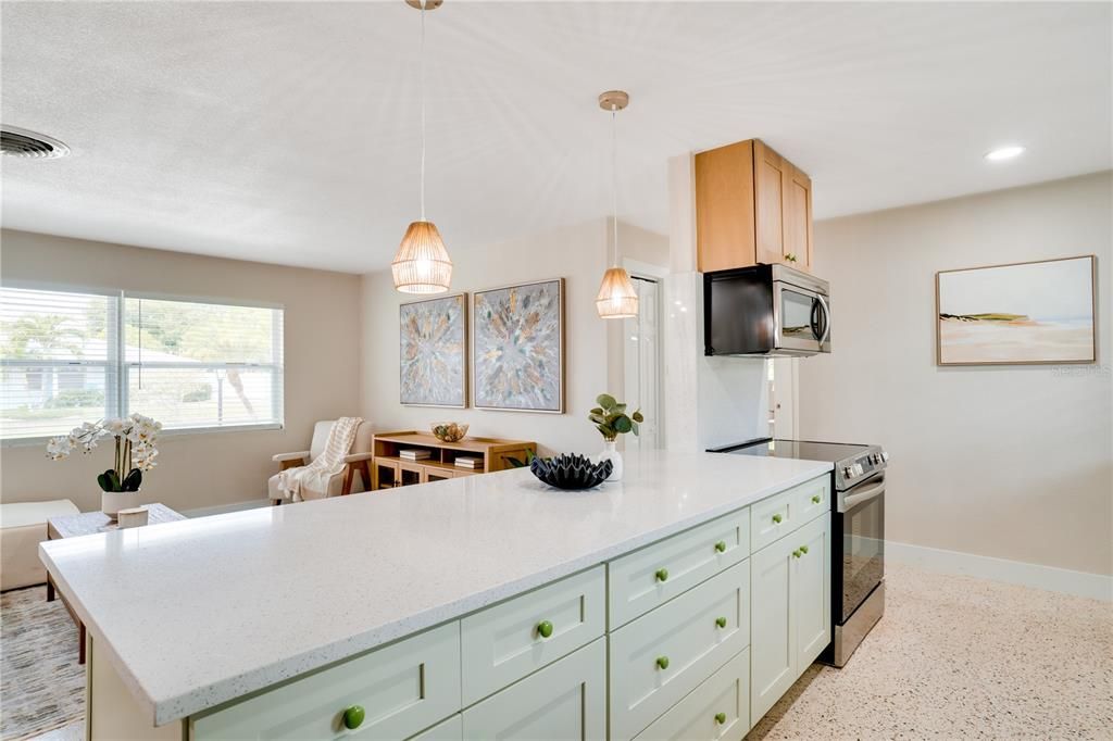 待售: $439,000 (3 贝兹, 3 浴室, 1264 平方英尺)