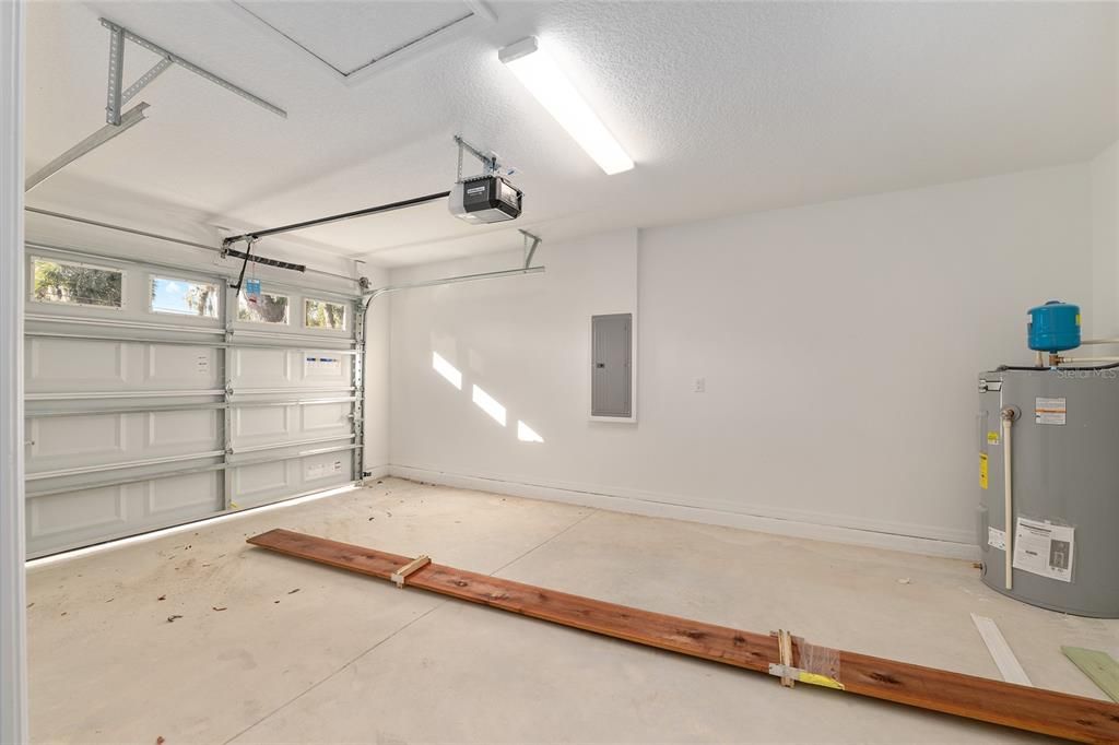 Active With Contract: $368,900 (3 beds, 2 baths, 1250 Square Feet)