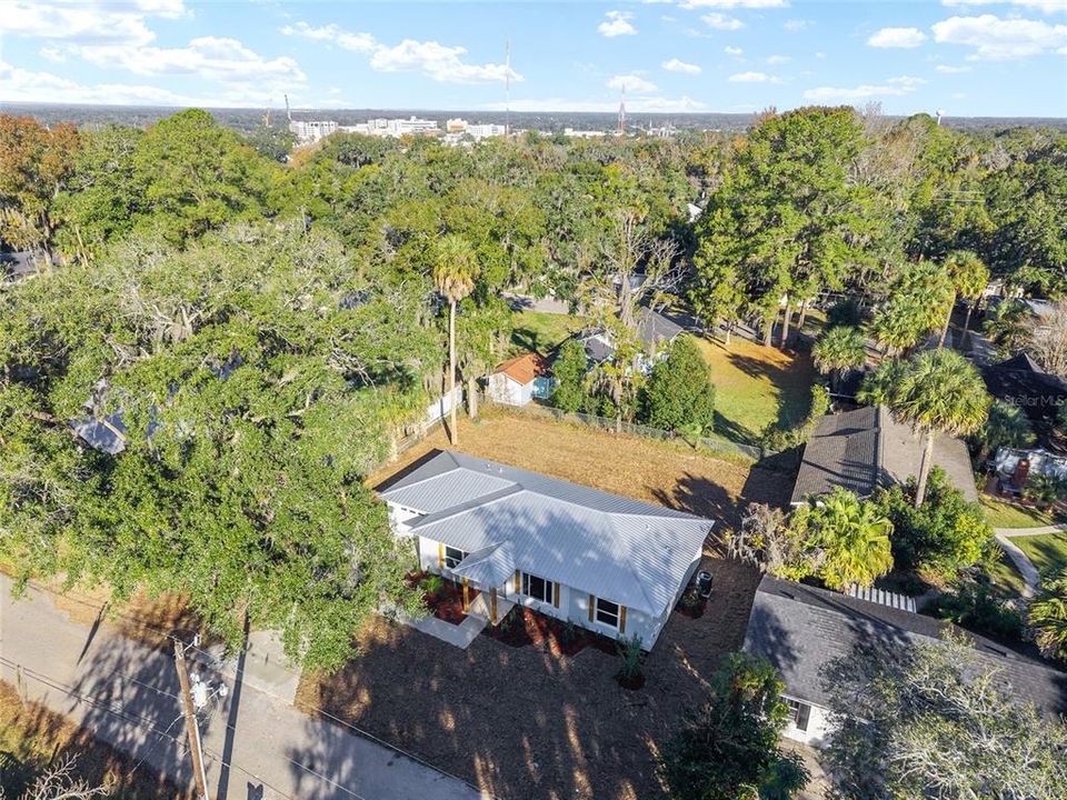 Active With Contract: $368,900 (3 beds, 2 baths, 1250 Square Feet)