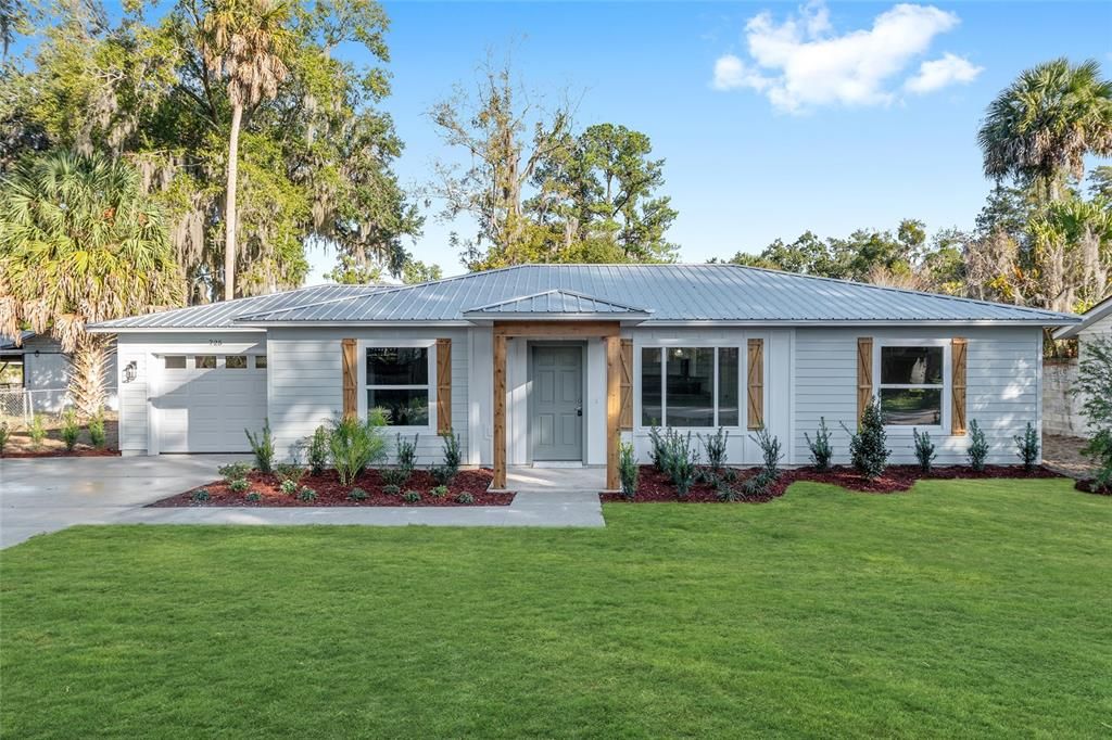 Active With Contract: $368,900 (3 beds, 2 baths, 1250 Square Feet)