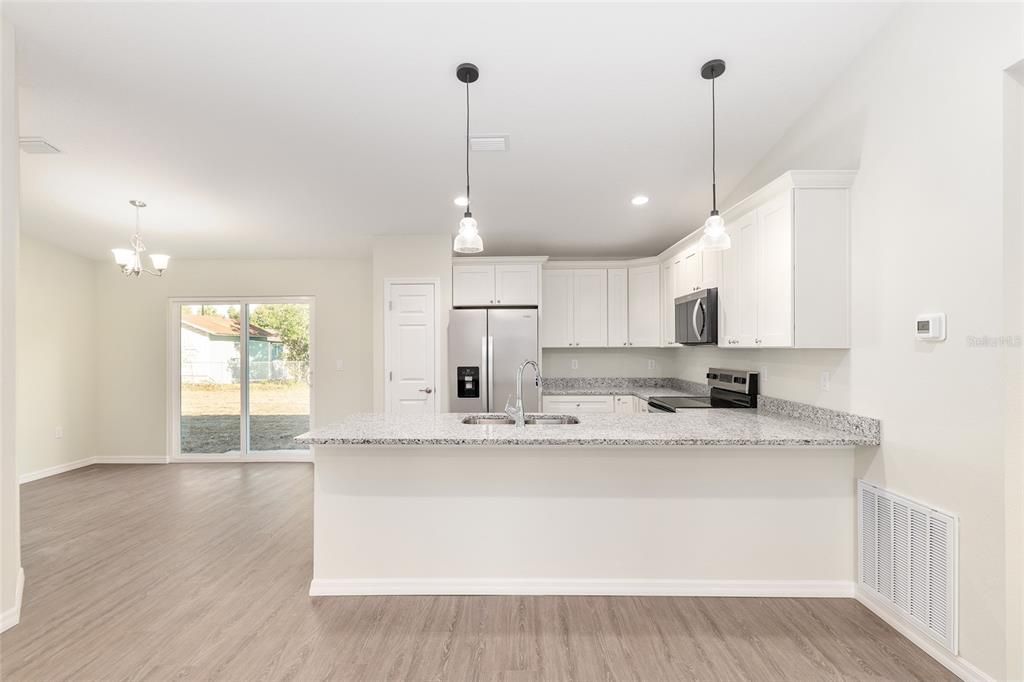 Active With Contract: $368,900 (3 beds, 2 baths, 1250 Square Feet)