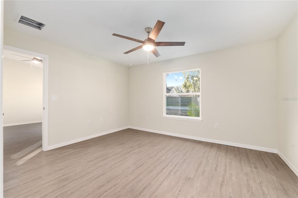 Active With Contract: $368,900 (3 beds, 2 baths, 1250 Square Feet)