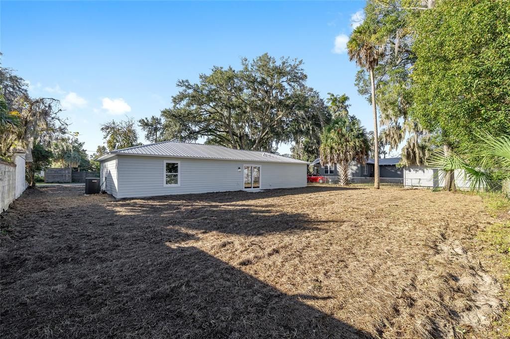 Active With Contract: $368,900 (3 beds, 2 baths, 1250 Square Feet)