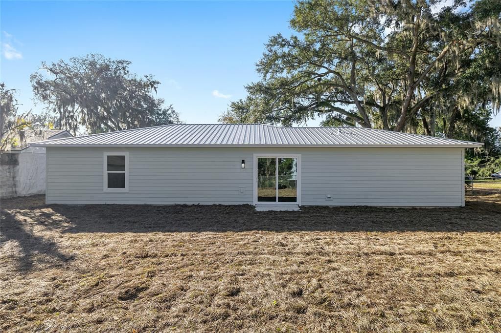 Active With Contract: $368,900 (3 beds, 2 baths, 1250 Square Feet)