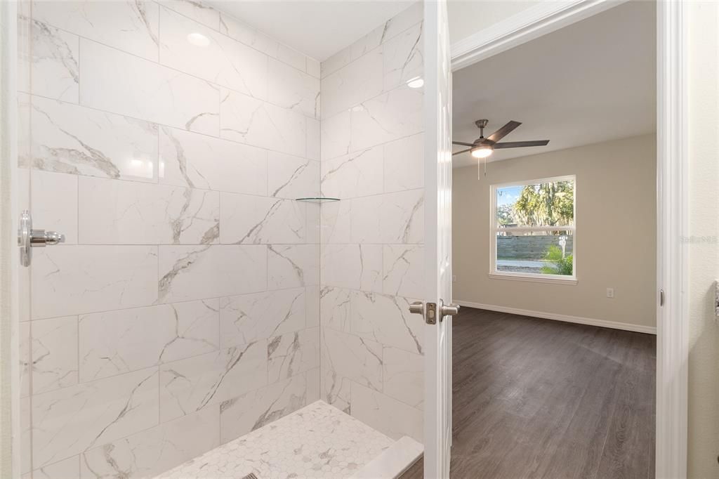 Active With Contract: $368,900 (3 beds, 2 baths, 1250 Square Feet)