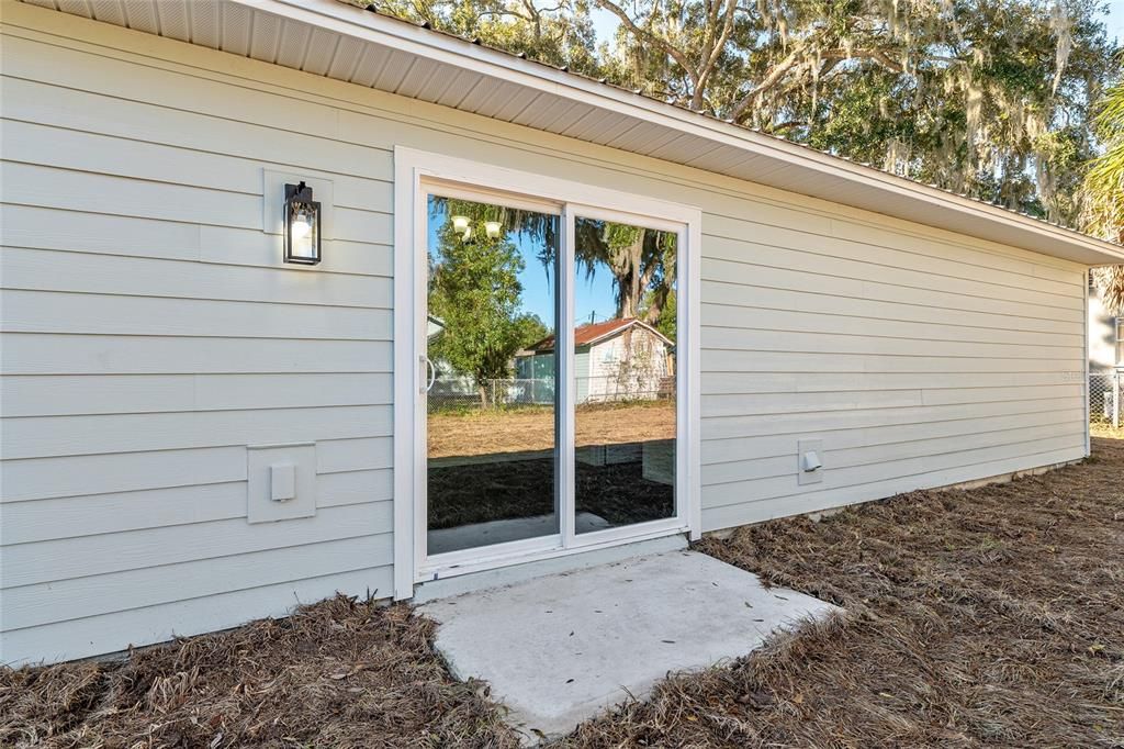 Active With Contract: $368,900 (3 beds, 2 baths, 1250 Square Feet)